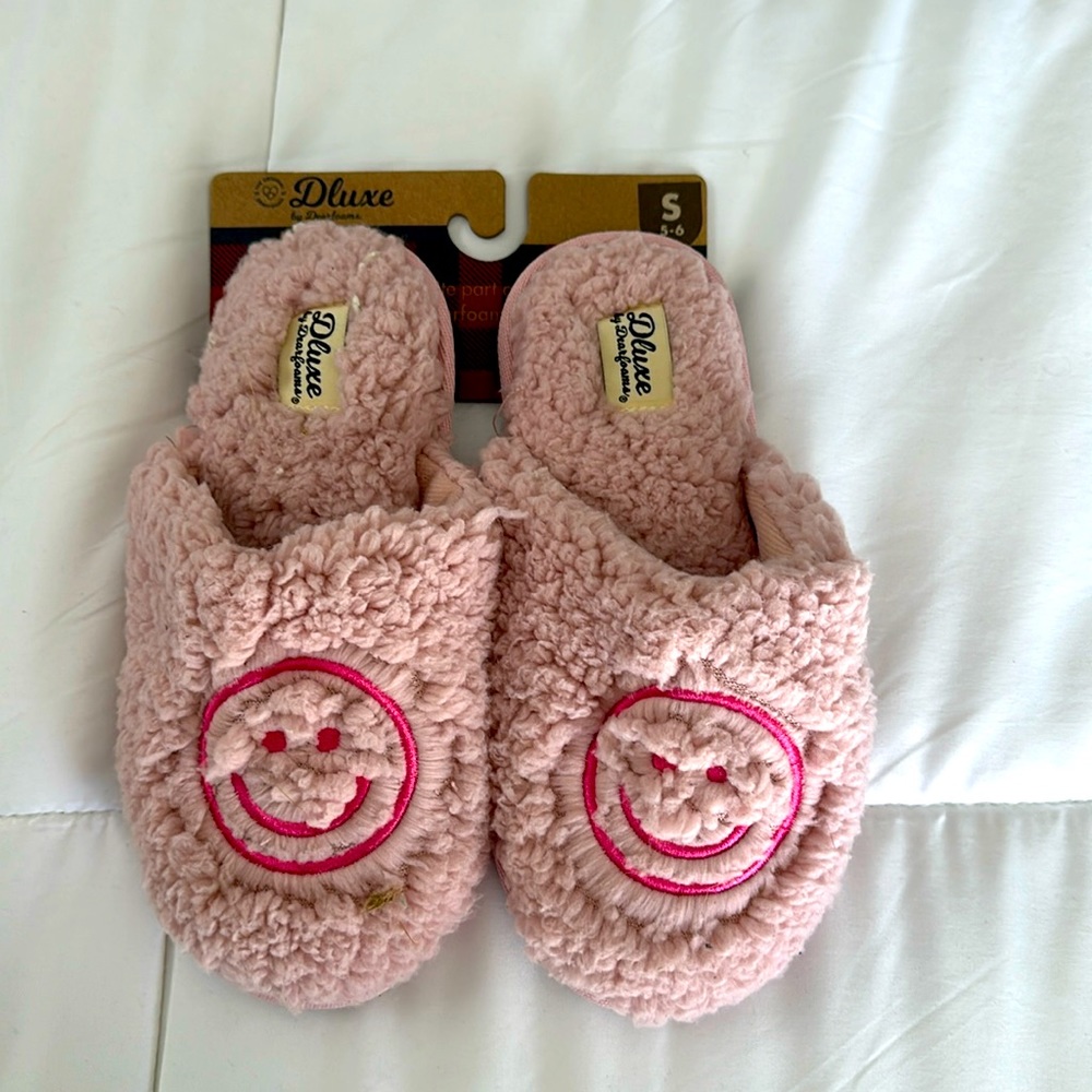 Dearfoam slippers- blush pink